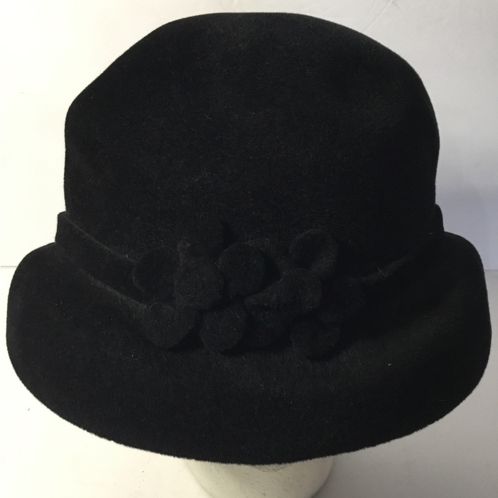 Finesse Women’s Black Hat With Double Flower Detail — image 2 of 6